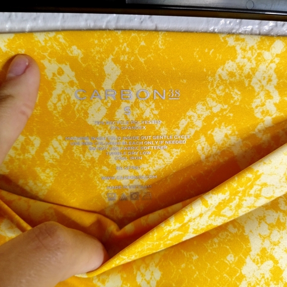 NWT Carbon 38 Yellow Snake Skin Print Leggings sz S - Picture 5 of 7